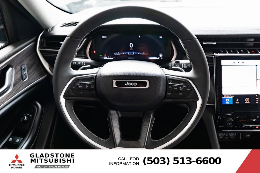 Used 2023 Jeep Grand Cherokee Limited AWD/4WD image 13