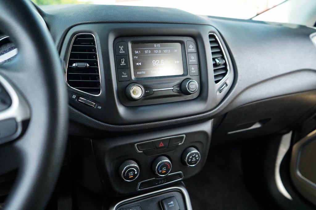 Used 2018 Jeep Compass Sport FWD image 7
