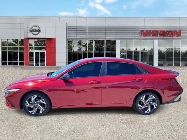 Used 2025 Hyundai Elantra Sport image 7