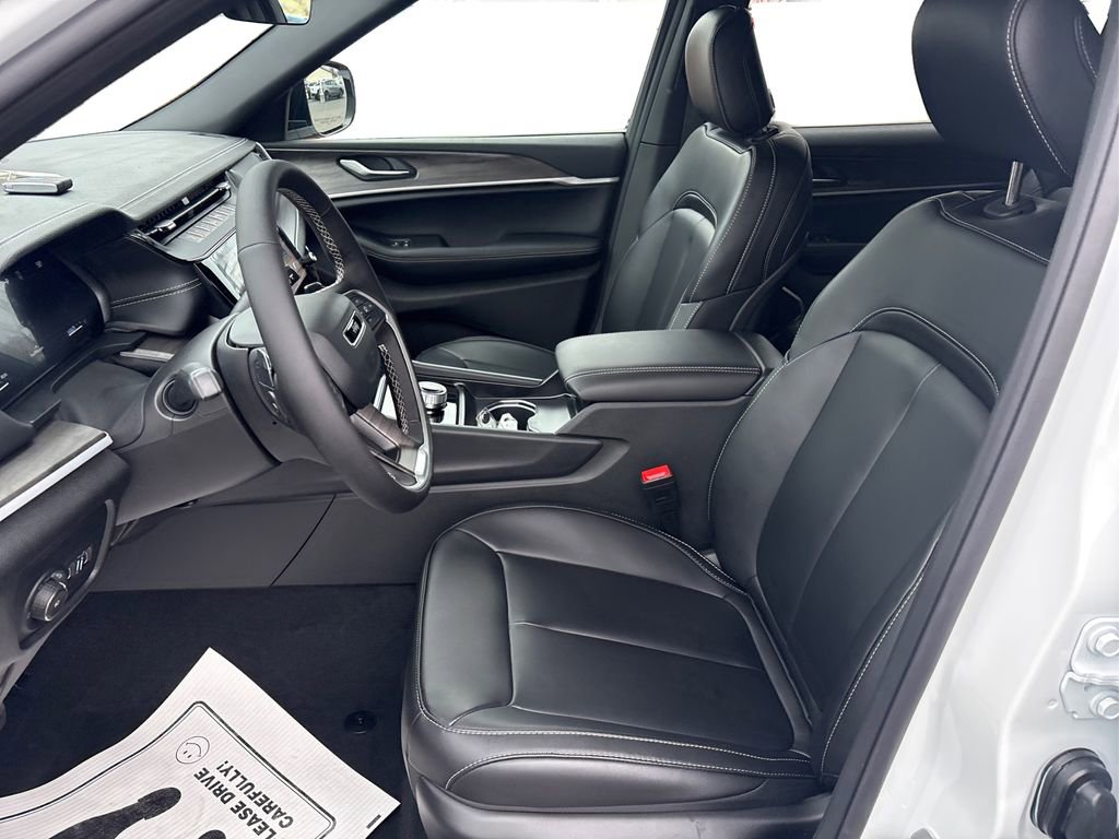 New 2026 Jeep Grand Cherokee L Limited w/ Limited Altitude Package image 9