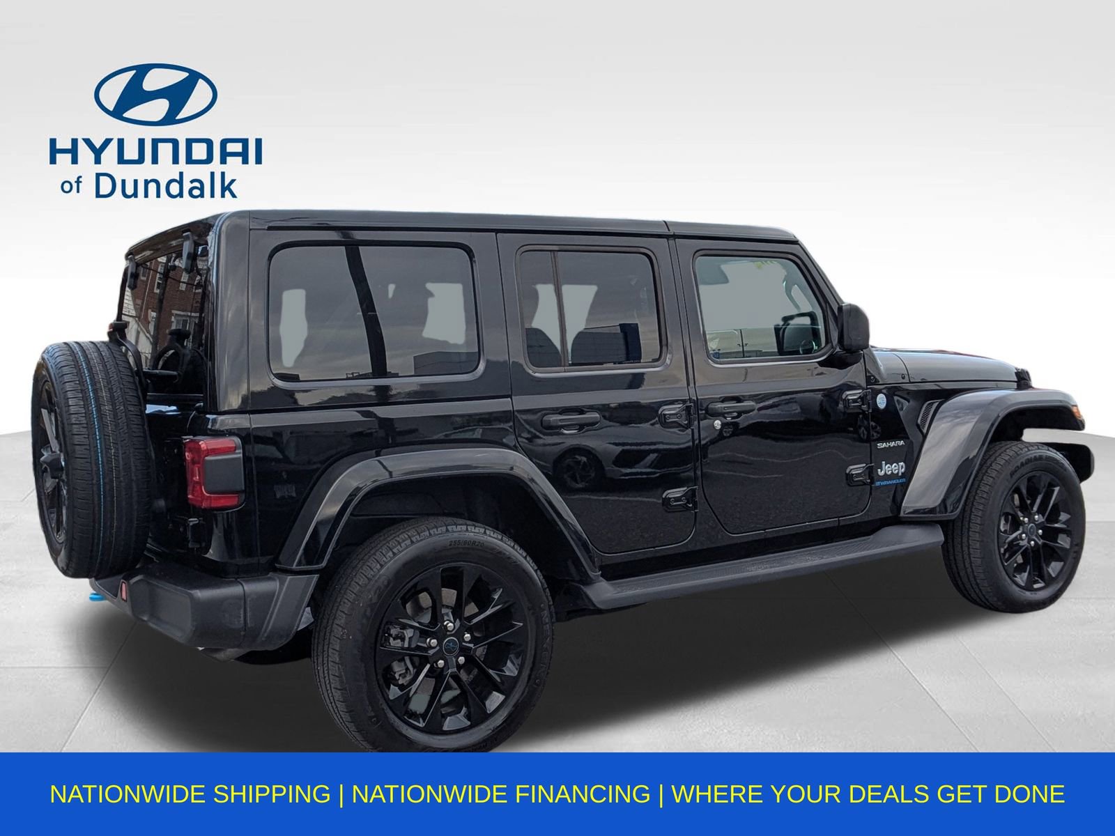 Used 2024 Jeep Wrangler Unlimited Sahara w/ Technology Group image 8
