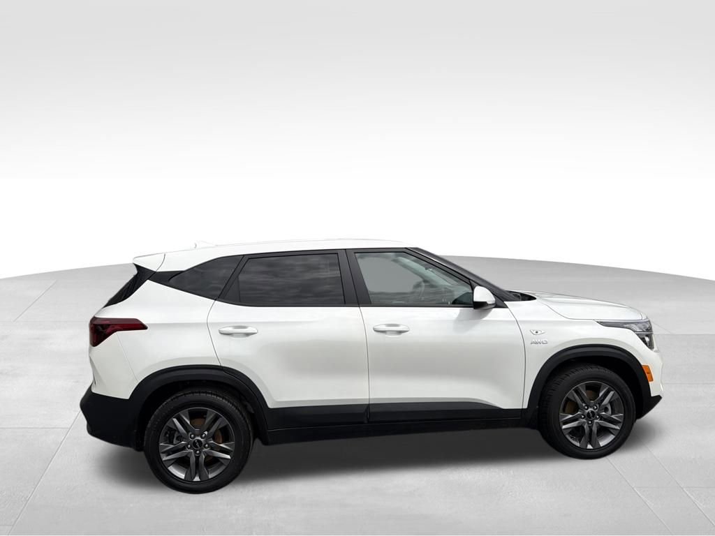 Certified 2023 Kia Seltos LX image 10