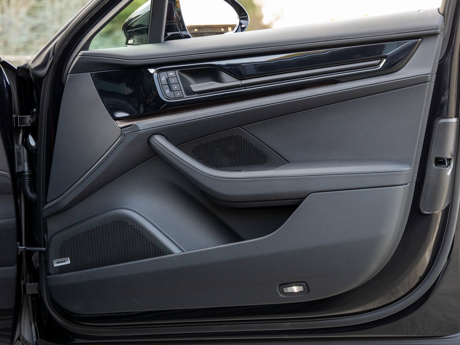 Used 2024 Porsche Panamera 4 image 45