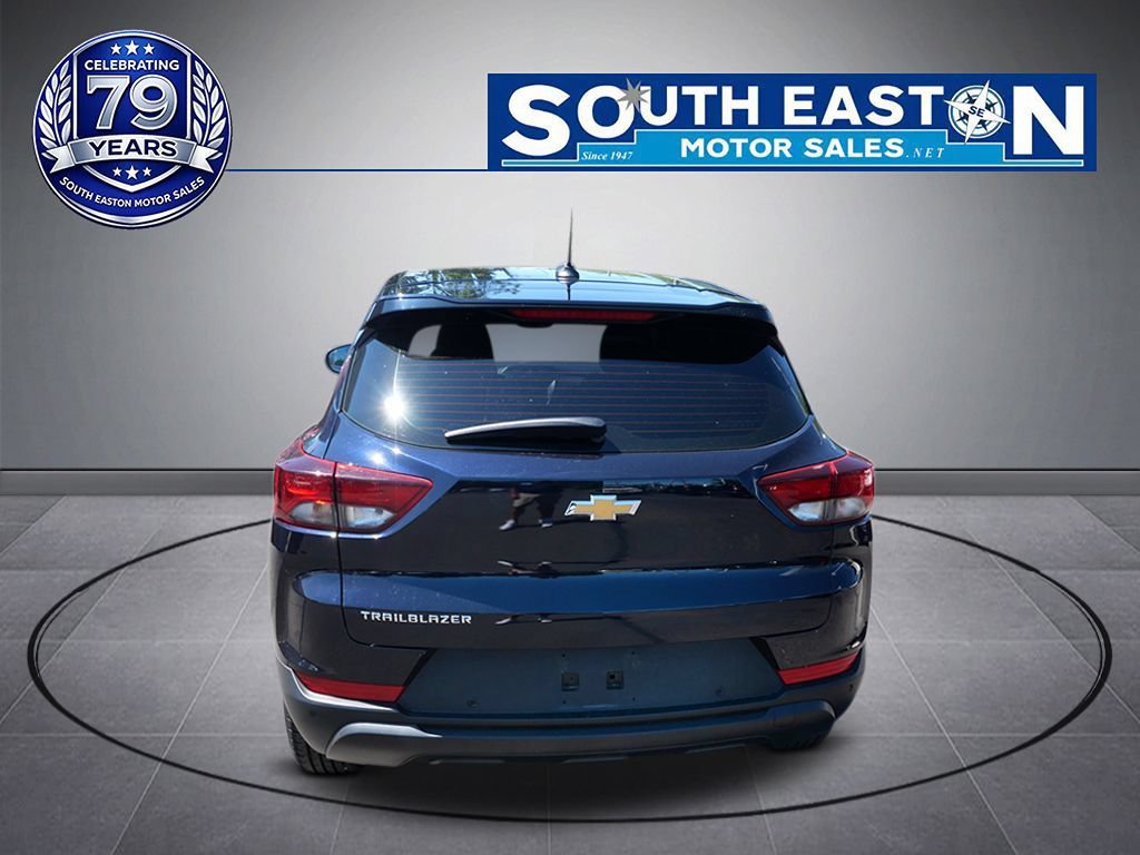 Used 2021 Chevrolet TrailBlazer LS FWD image 4