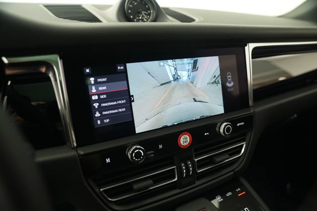 Certified 2026 Porsche Macan AWD/4WD image 44