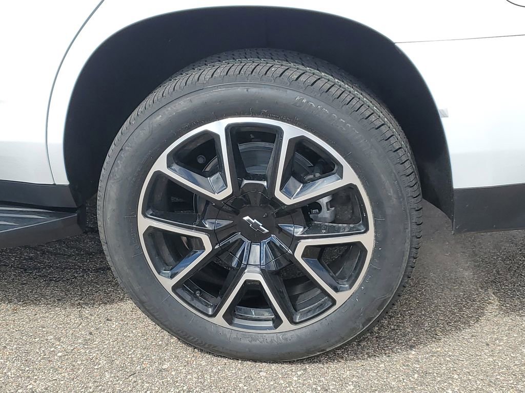 Certified 2022 Chevrolet Tahoe RST w/ Luxury Package AWD/4WD image 39
