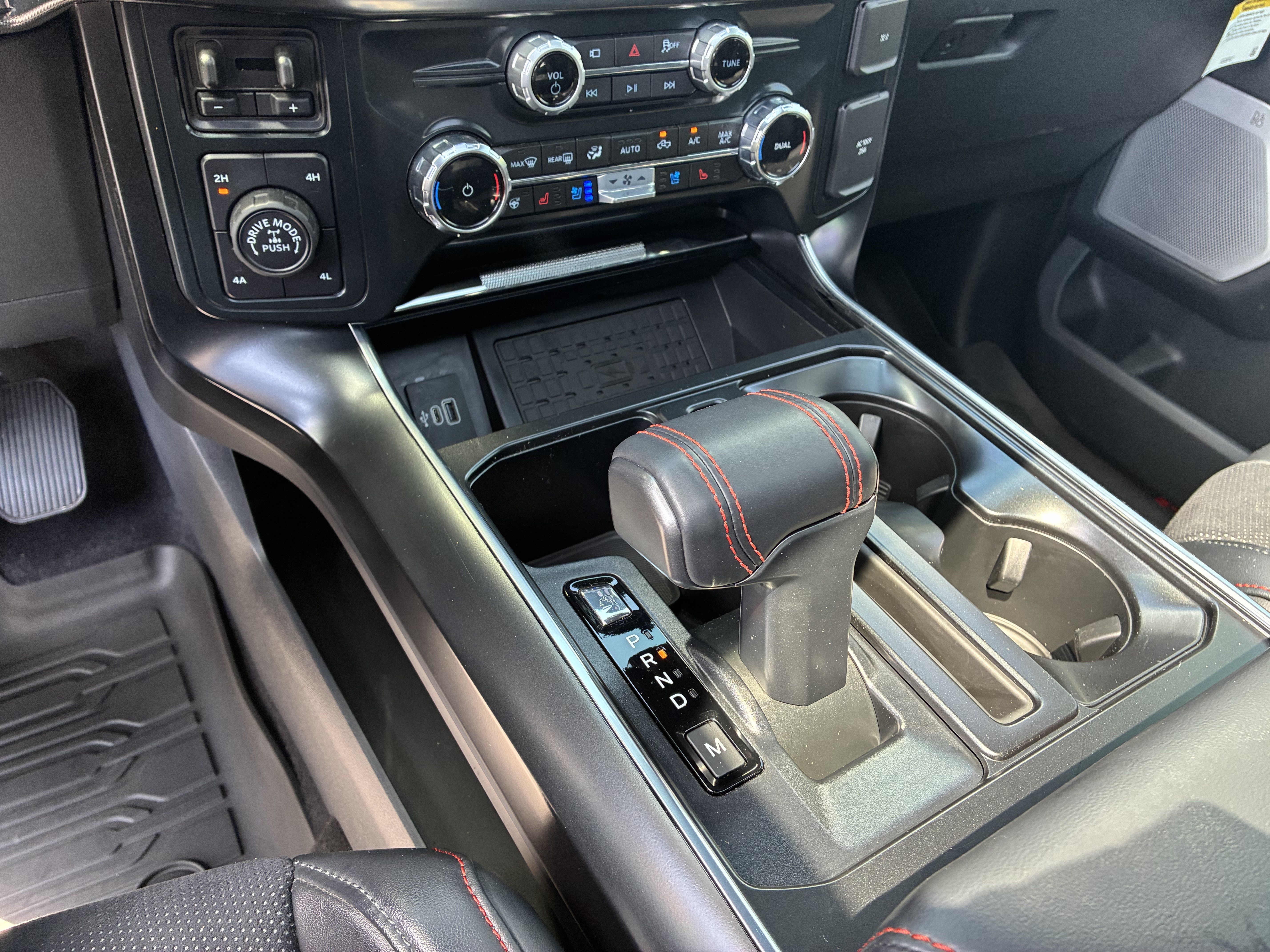 Used 2025 Ford F150 Raptor AWD/4WD image 36