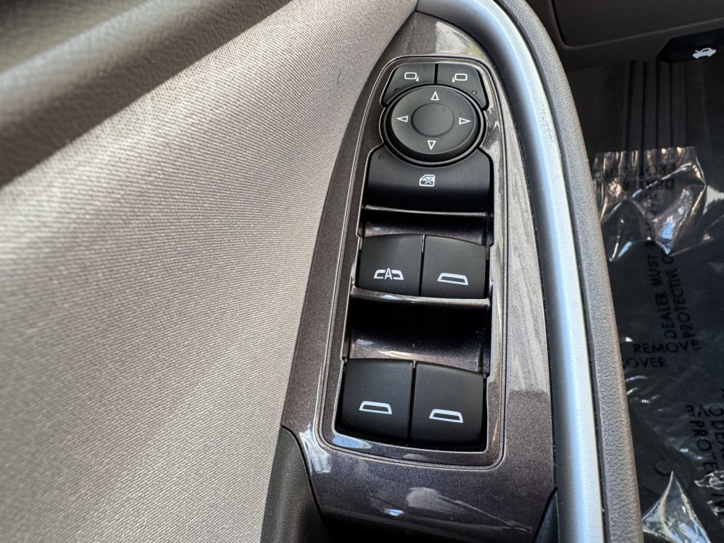 Used 2022 Chevrolet Malibu LT image 24