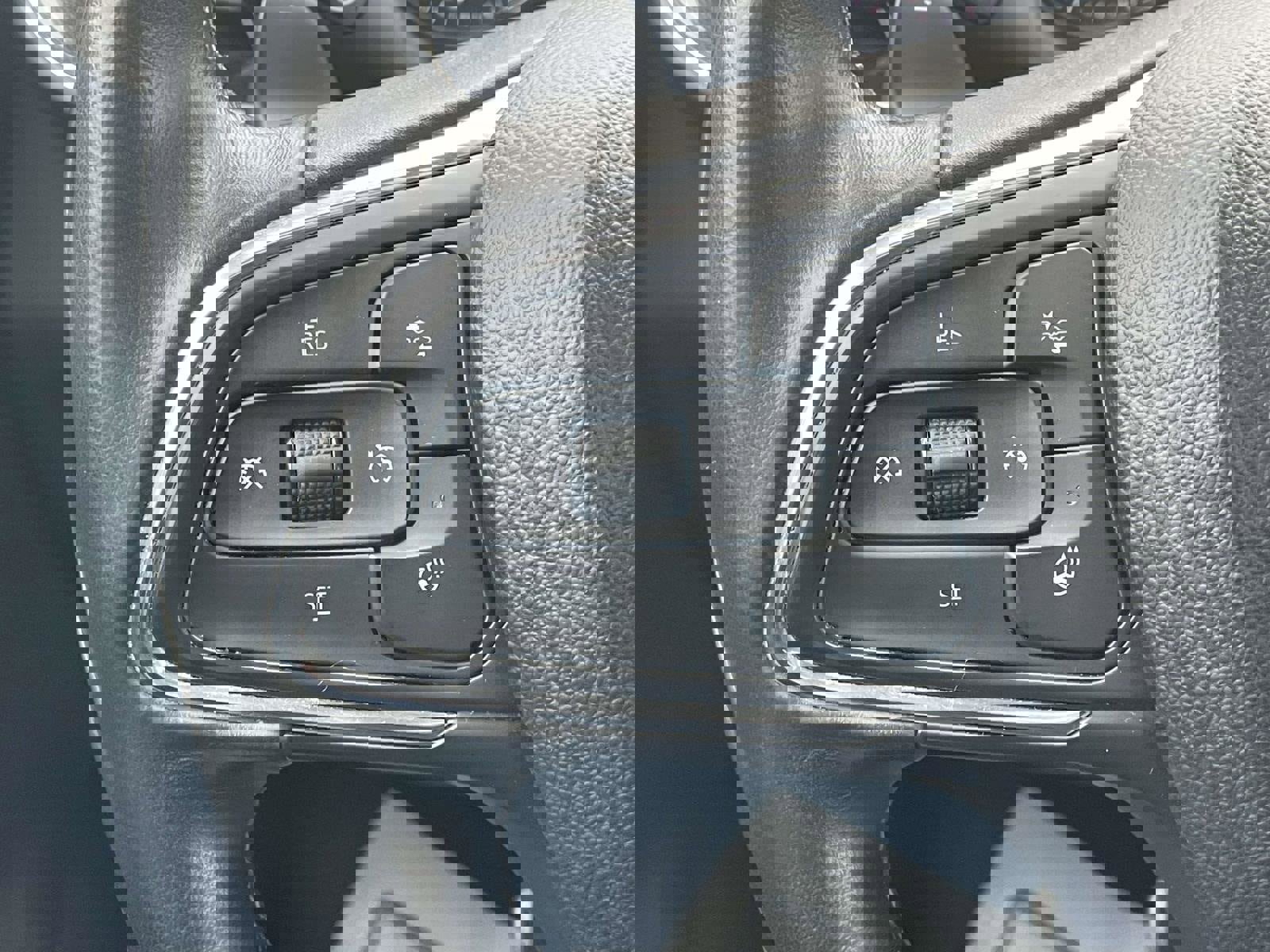 Used 2023 Buick Envision Essence w/ Sport Touring Package image 26