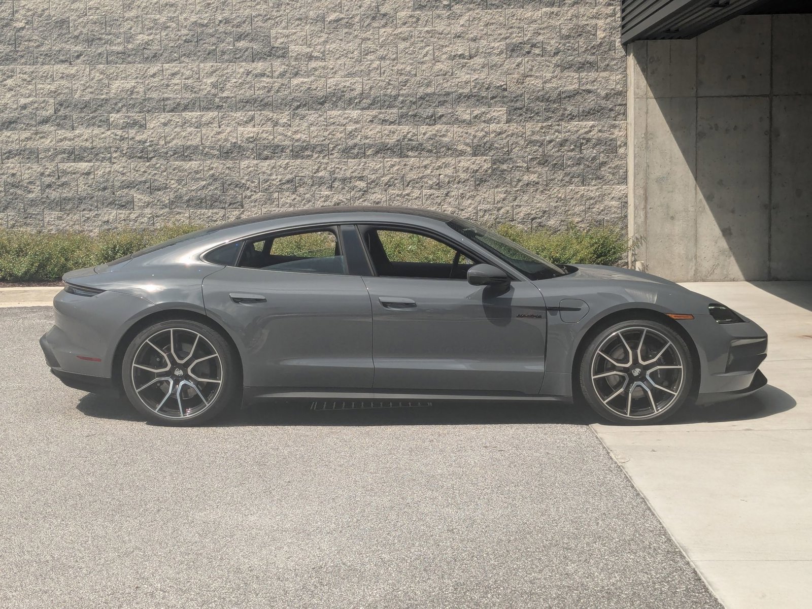 New 2025 Porsche Taycan image 8