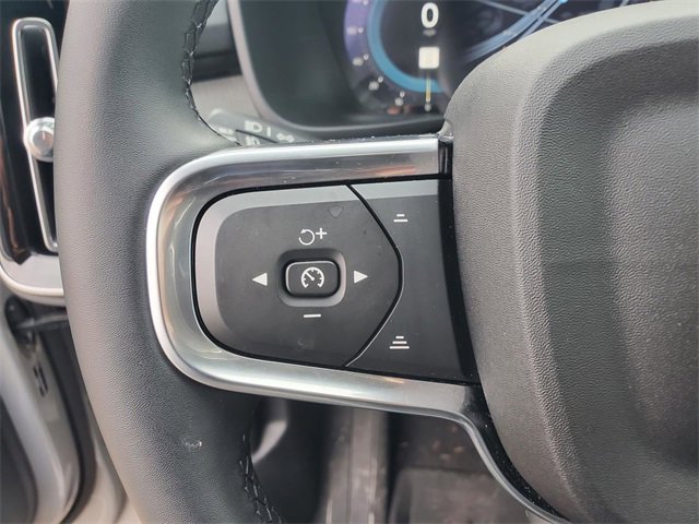 Used 2025 Volvo XC40 B5 Core w/ Protection Package Premier image 19