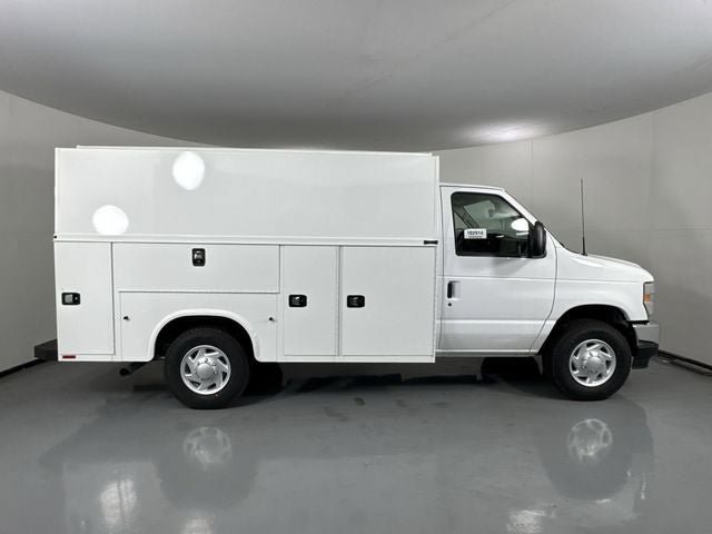 New 2026 Ford E-350 and Econoline 350 Super Duty w/ Power Equipment Group RWD image 34