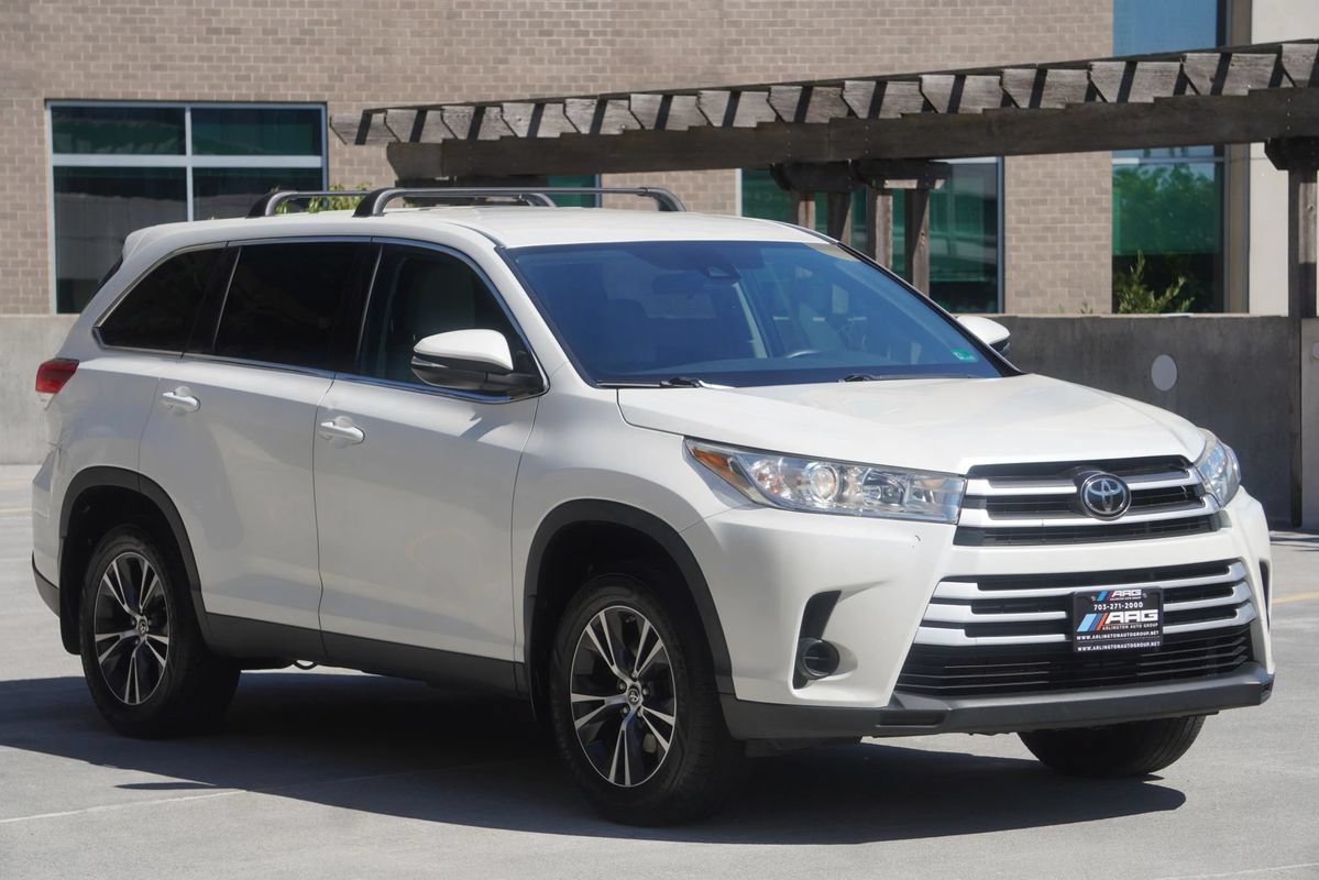 Used 2019 Toyota Highlander LE AWD/4WD image 39