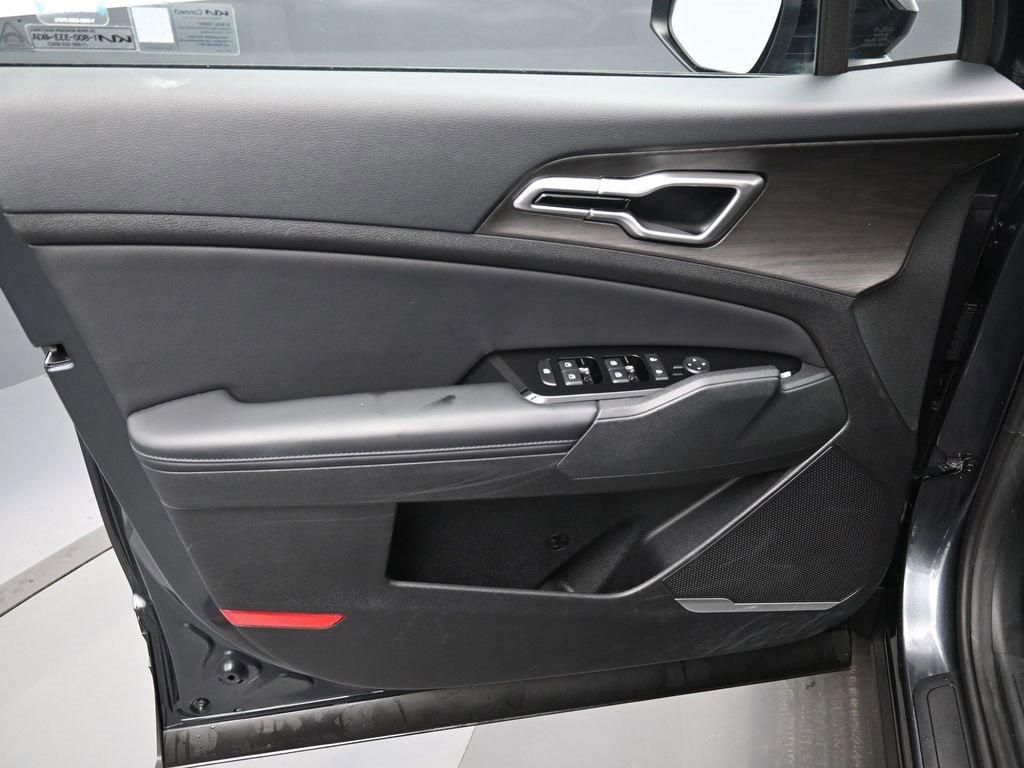 Used 2023 Kia Sportage X-Line image 11