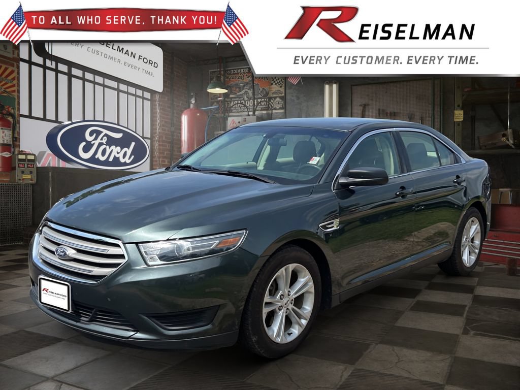 Used 2016 Ford Taurus SE FWD image 1