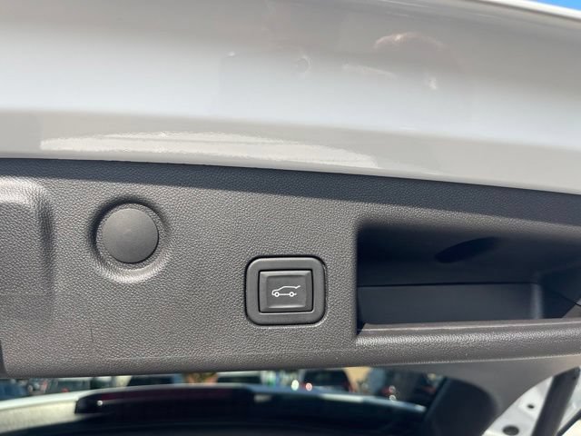 Used 2024 Chevrolet Equinox LT w/ LPO, Floor Liner Package FWD image 36