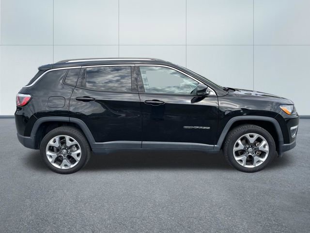 Used 2019 Jeep Compass Limited w/ Safety & Security Group AWD/4WD image 2