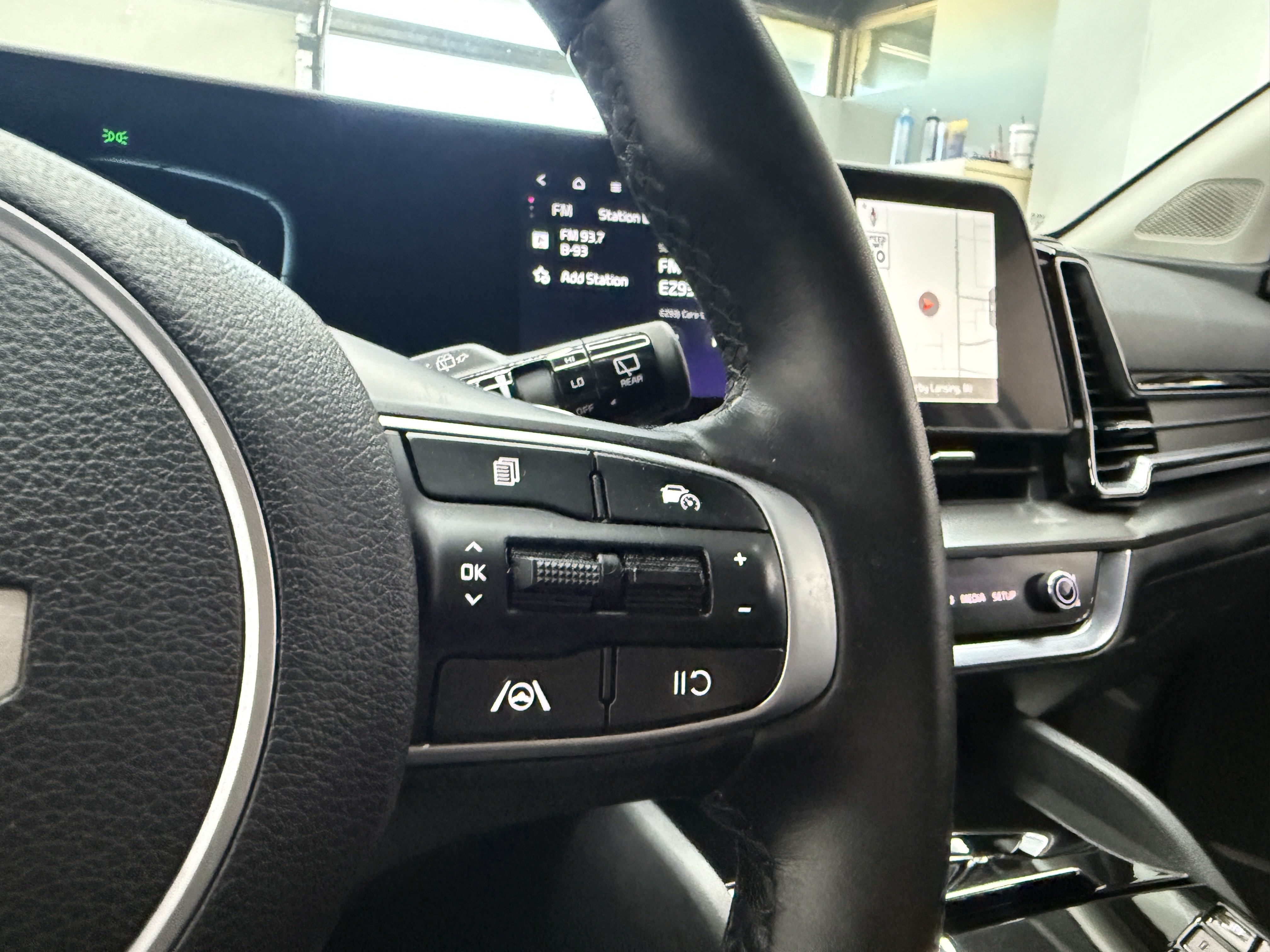 Used 2023 Kia Sportage EX AWD/4WD image 14