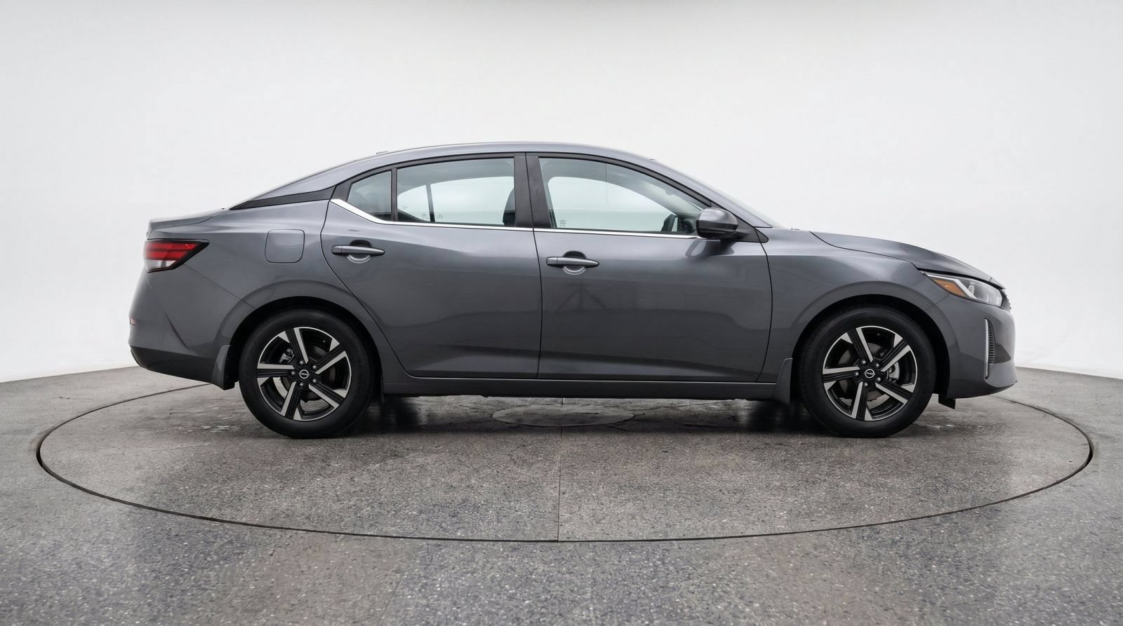 Used 2025 Nissan Sentra SV FWD image 14
