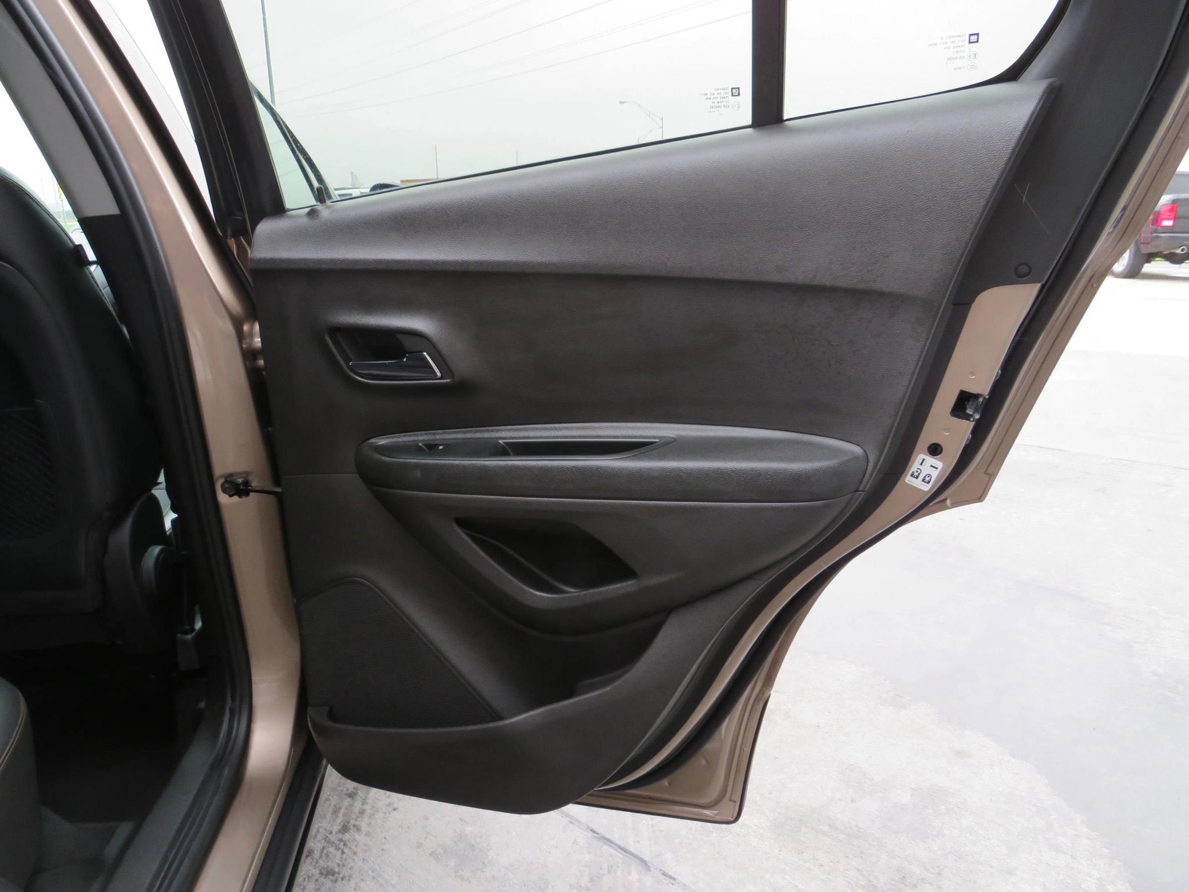 Used 2018 Chevrolet Trax LT w/ LT Convenience Package image 38