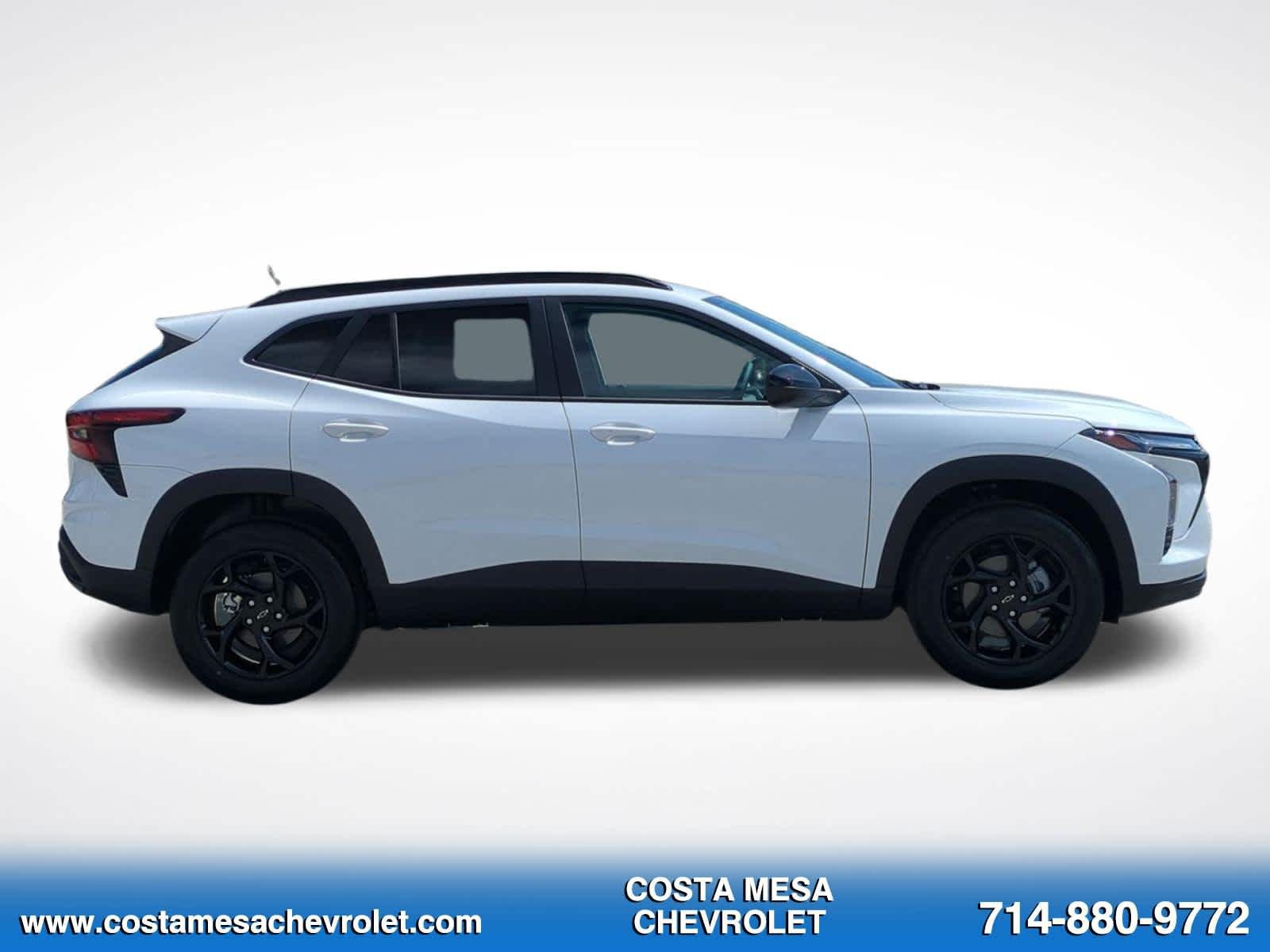 New 2026 Chevrolet Trax LT w/ Midnight Edition FWD image 4