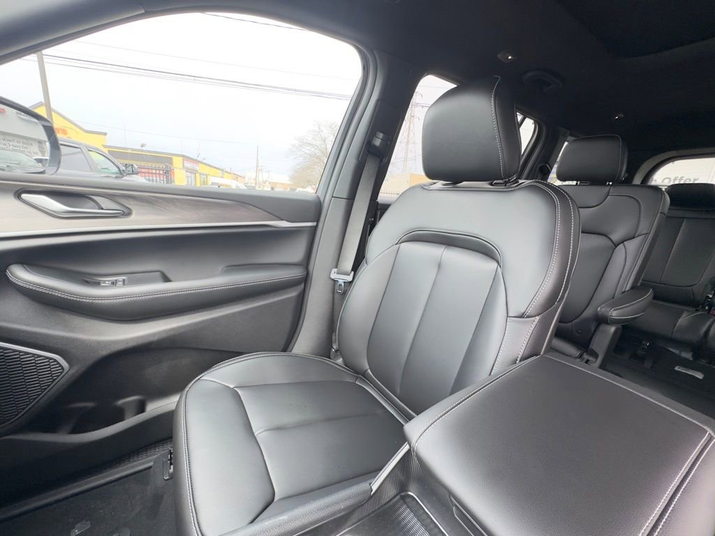 New 2026 Jeep Grand Cherokee L Limited w/ Limited Altitude Package image 14