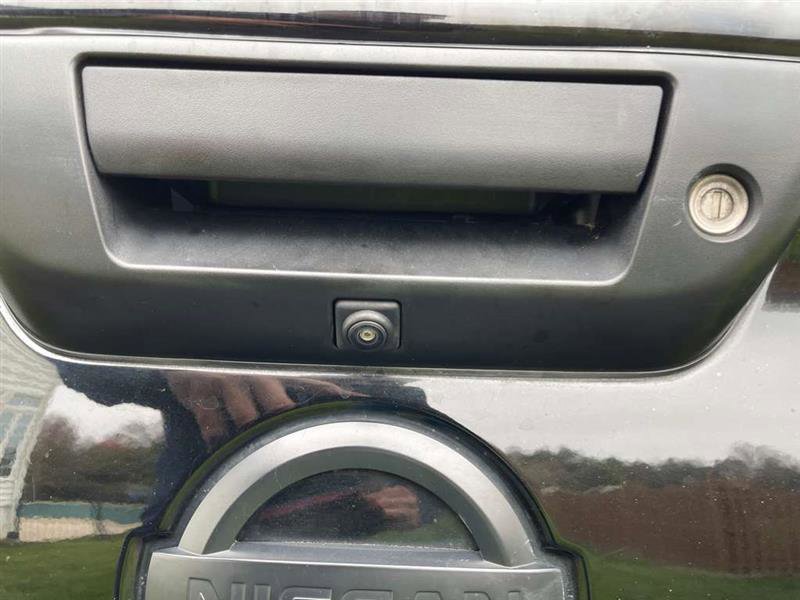 Used 2018 Nissan Titan SV w/ SV Convenience Package image 97