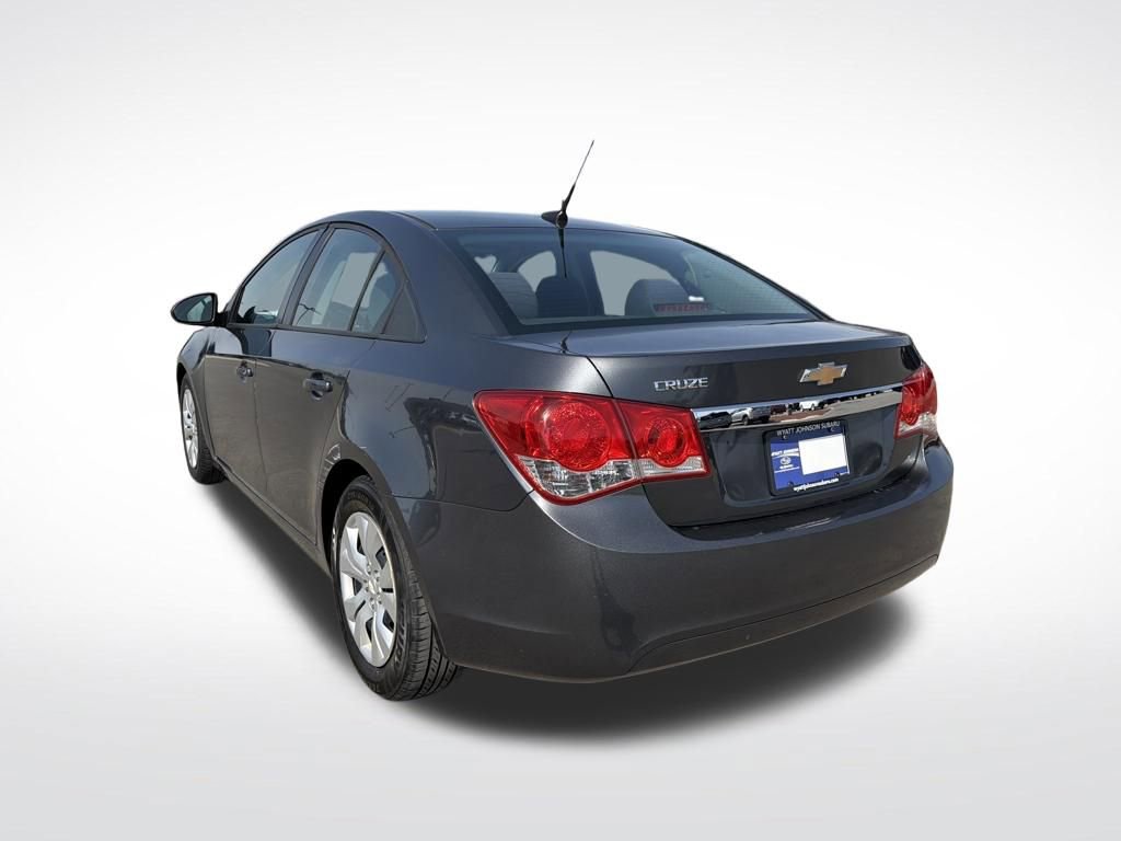 Used 2013 Chevrolet Cruze LS image 2