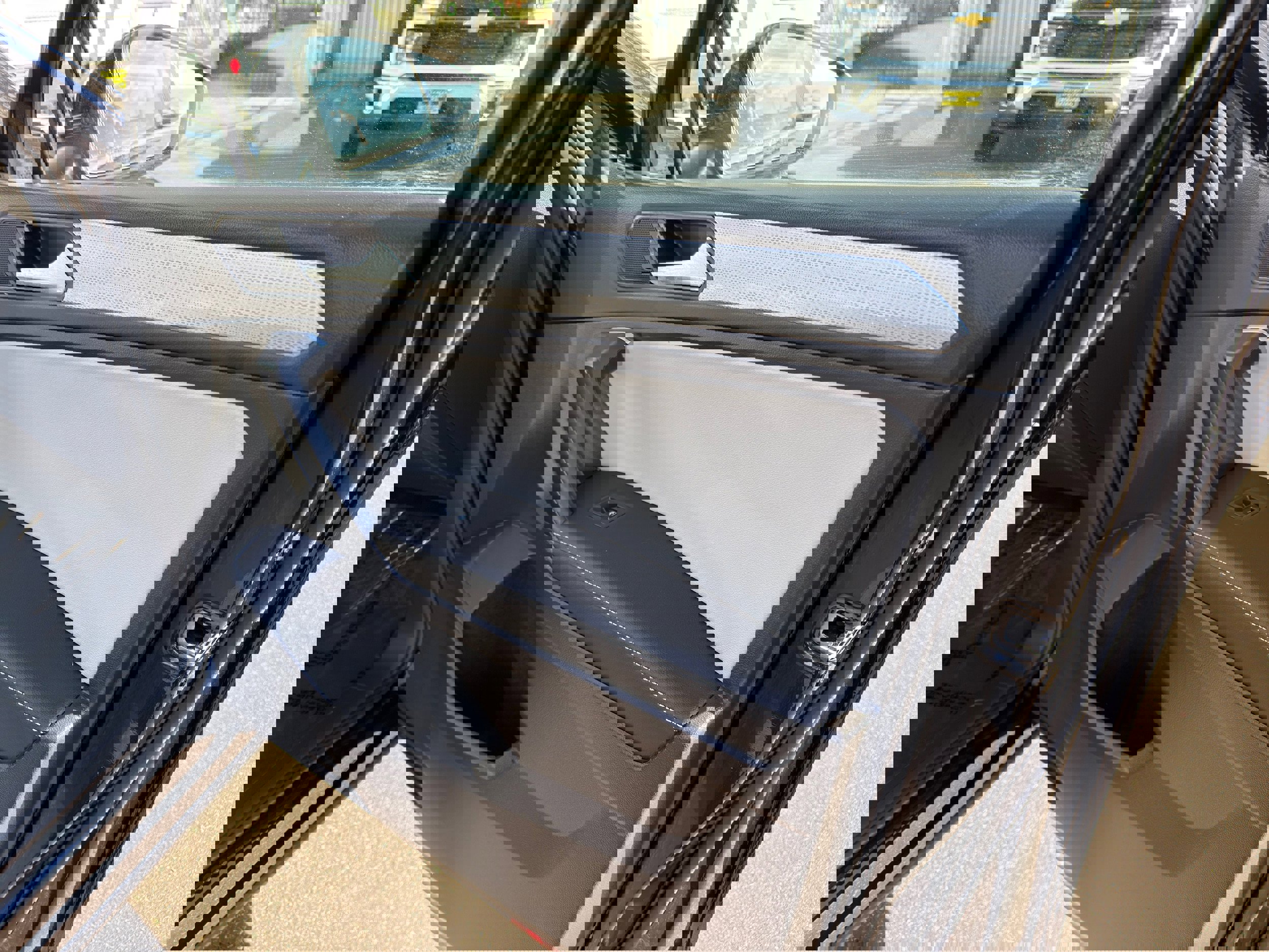 Used 2024 Volkswagen Tiguan S image 11