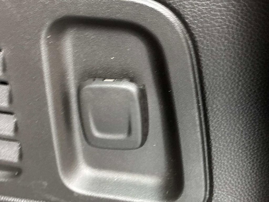 Used 2022 Buick Enclave Premium w/ Experience Buick Package image 16