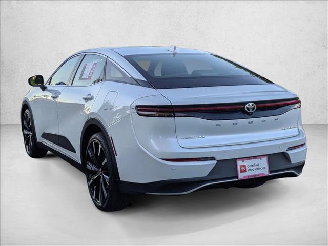 Used 2023 Toyota Crown Platinum image 8
