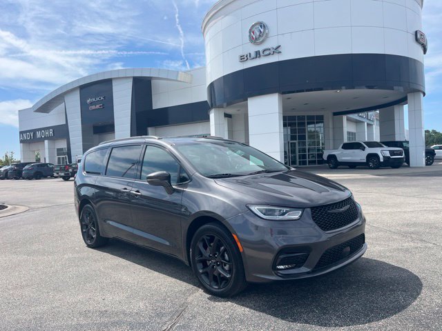 Used 2022 Chrysler Pacifica Touring-L w/ S Appearance Package