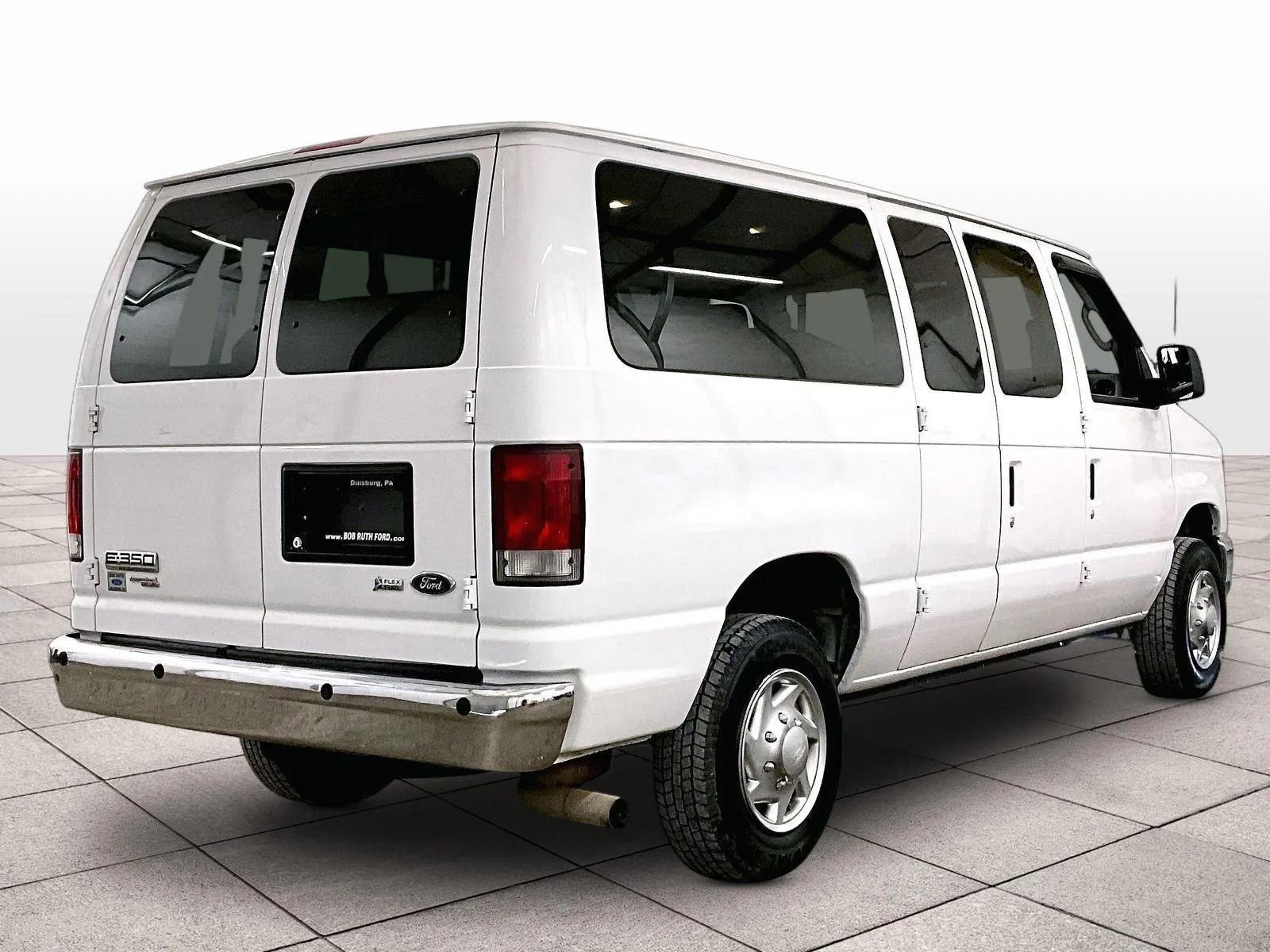 Used 2014 Ford E-350 and Econoline 350 XLT RWD image 11