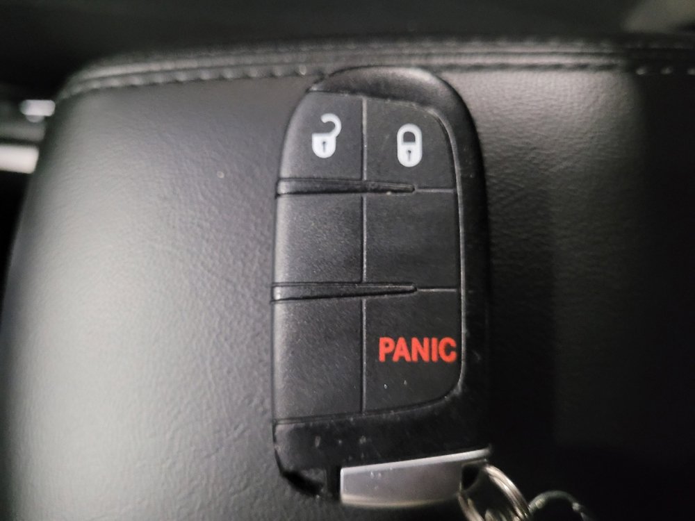 Used 2021 Jeep Grand Cherokee Laredo image 32