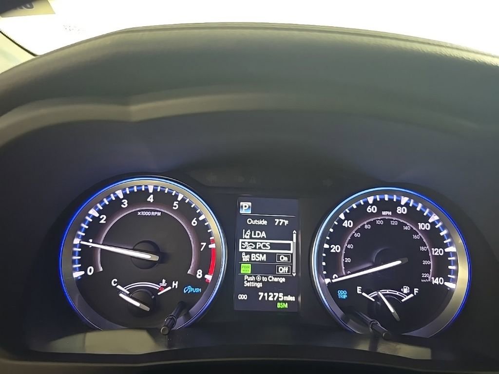 Used 2019 Toyota Highlander SE image 11