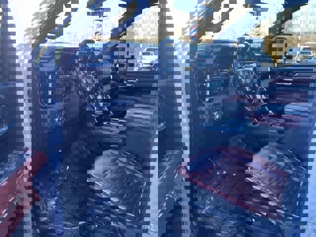 Used 2024 GMC Sierra 2500 Denali Ultimate image 9