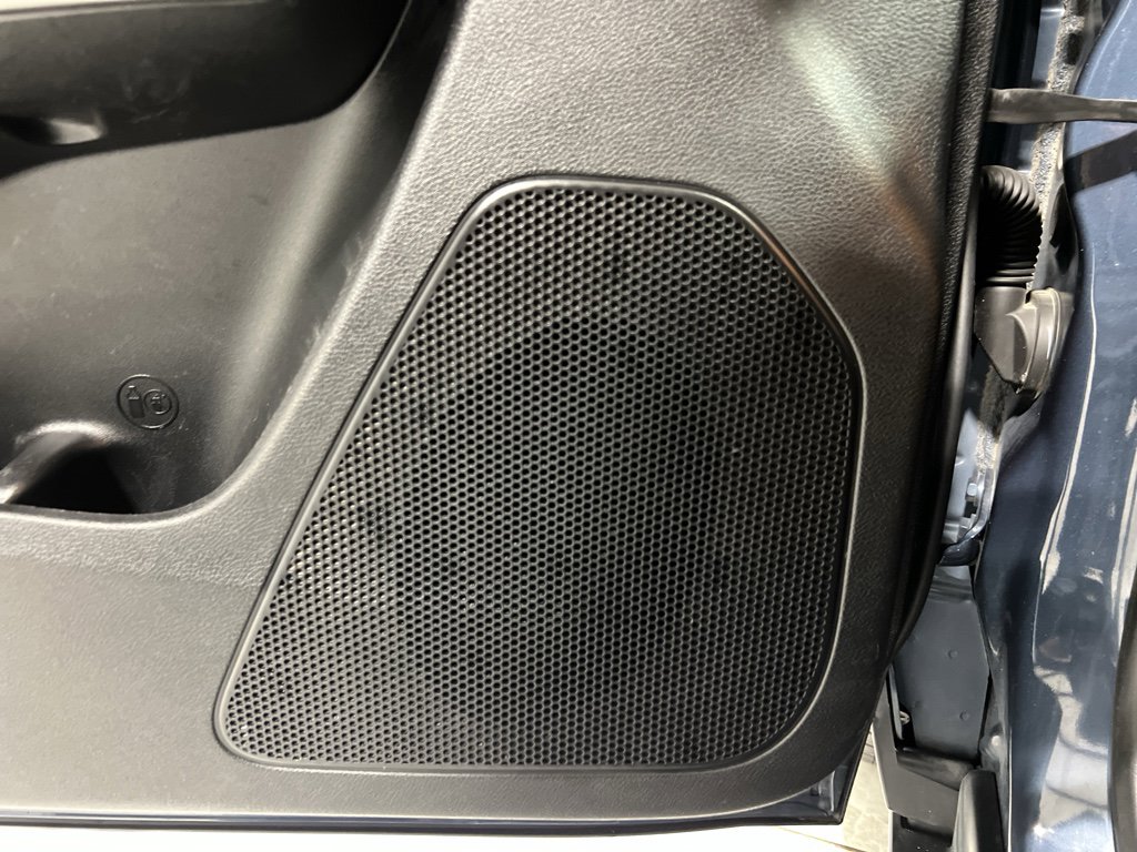 Used 2021 Jeep Cherokee Latitude w/ Mopar Interior Package image 22