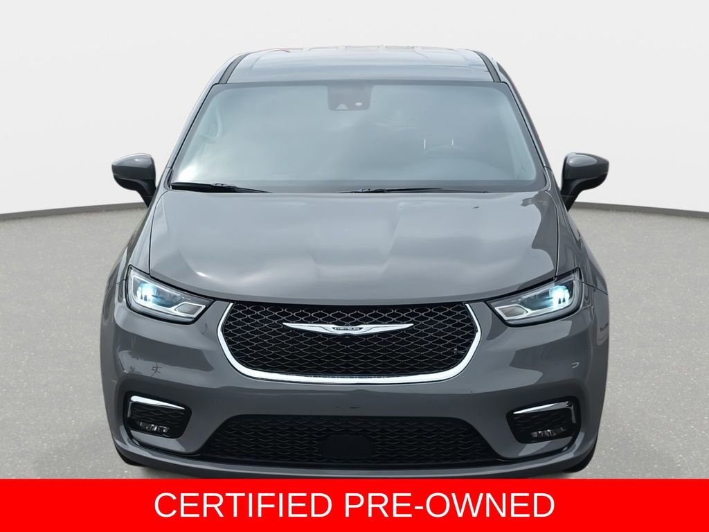 Used 2023 Chrysler Pacifica Touring-L FWD image 2