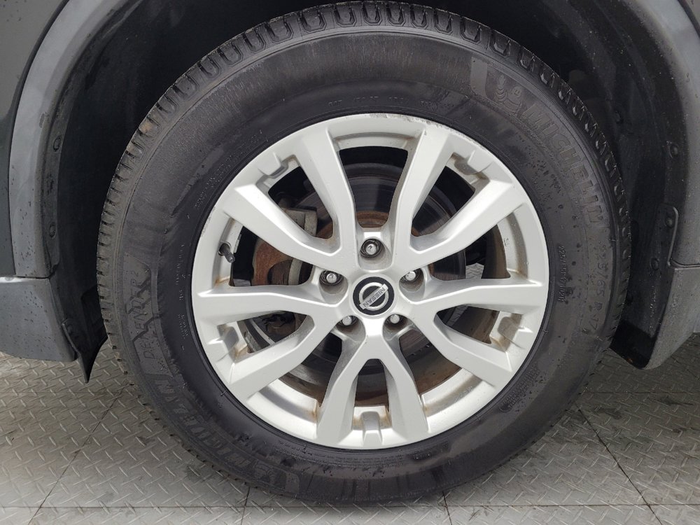 Used 2017 Nissan Rogue SV image 31