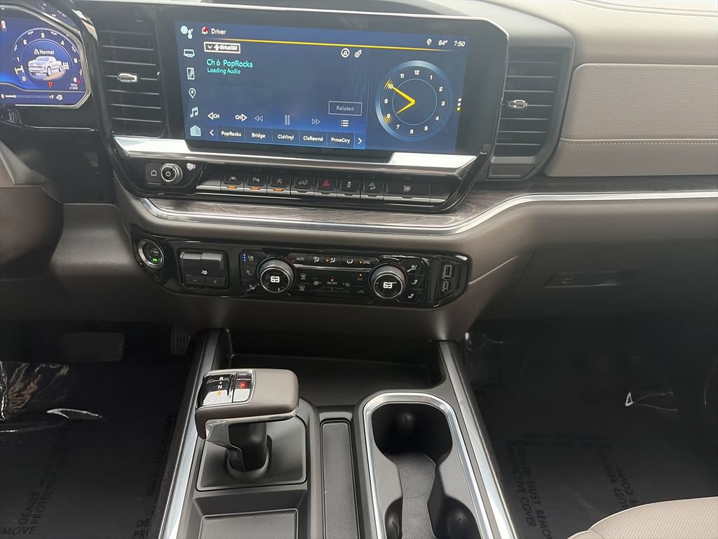 Used 2024 Chevrolet Silverado 1500 LTZ AWD/4WD image 15