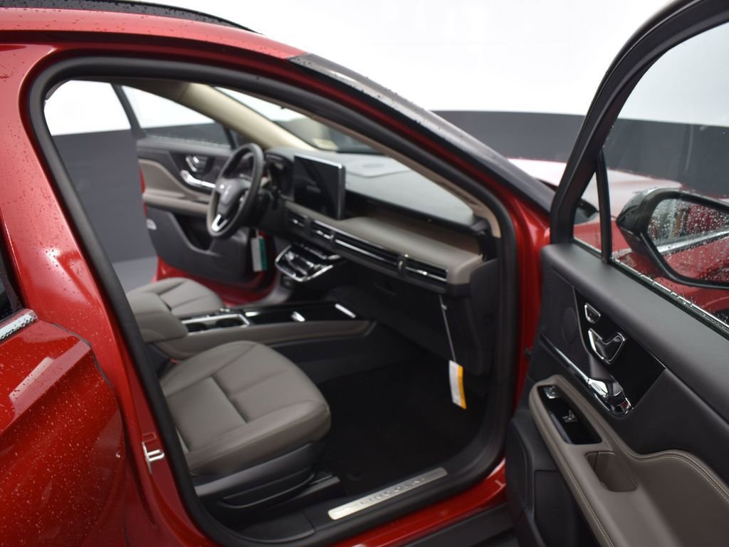 New 2025 Lincoln Corsair Grand Touring w/ Equipment Group 301A AWD/4WD image 16