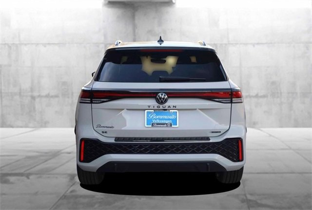 New 2026 Volkswagen Tiguan SE R-Line image 6