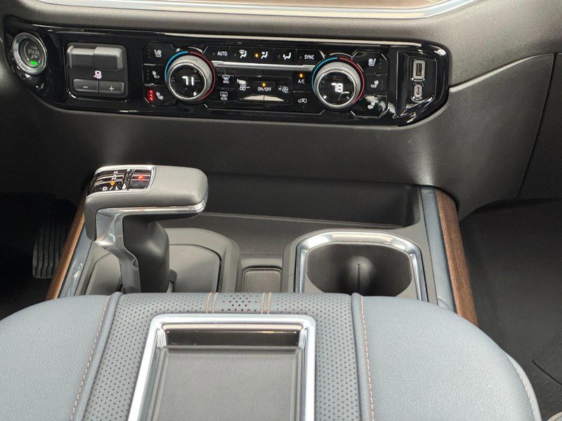 Used 2022 Chevrolet Silverado 1500 High Country w/ High Country Premium Package image 14