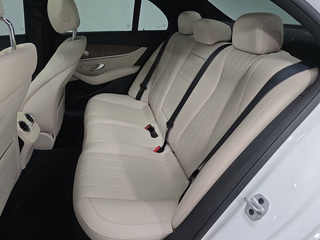 Used 2021 Mercedes-Benz E 450 4MATIC Sedan image 26