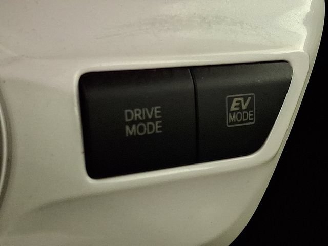Used 2017 Toyota Prius Three Touring FWD image 24