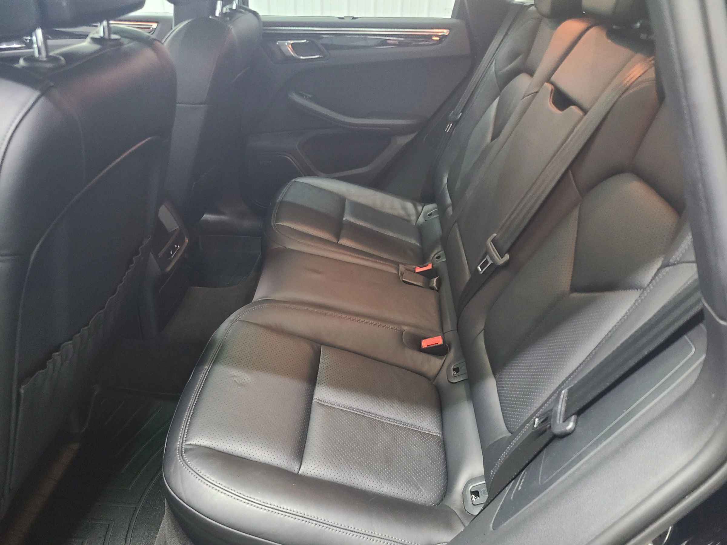 Used 2015 Porsche Macan S w/ Premium Package Plus image 38