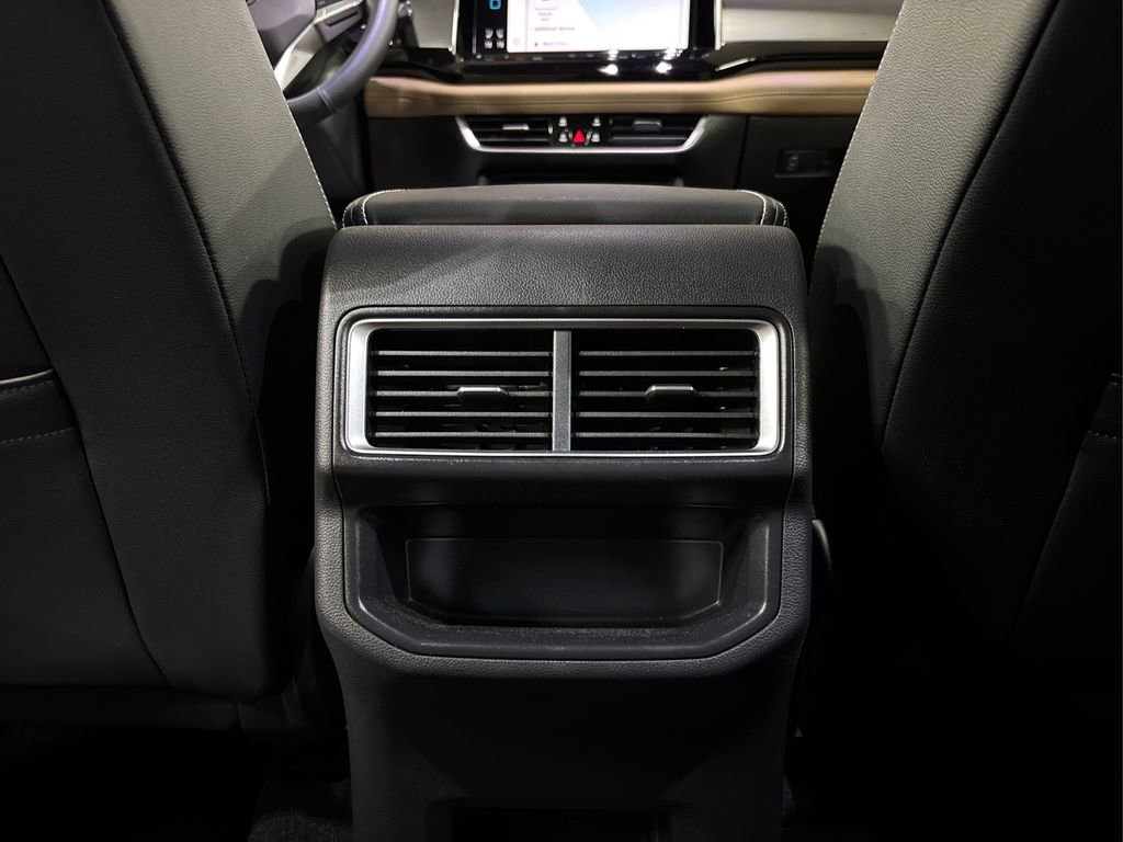 Used 2024 Volkswagen Atlas Cross Sport SE w/ Panoramic Sunroof Package image 27