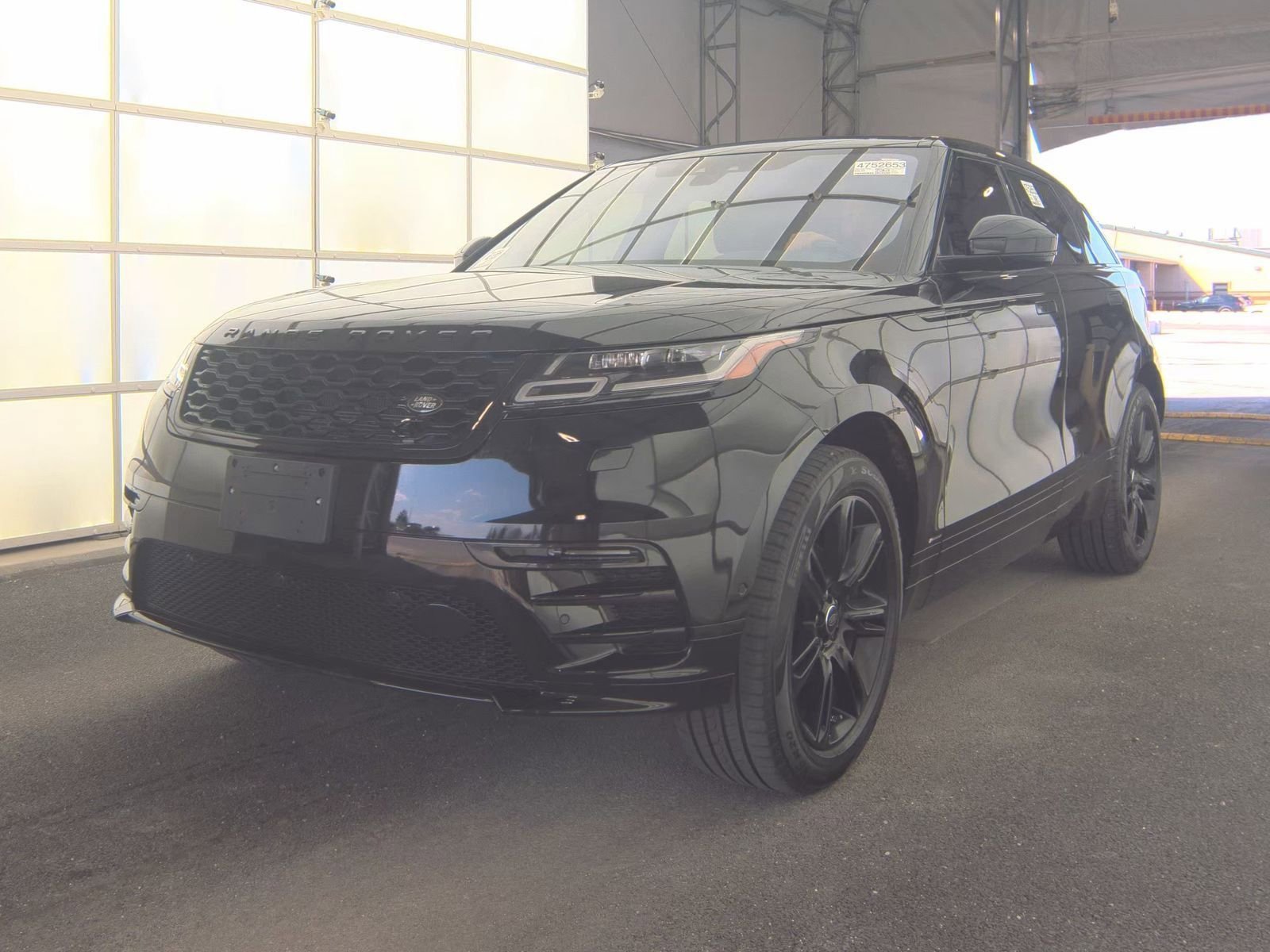 Used 2019 Land Rover Range Rover Velar R-Dynamic SE AWD/4WD image 3