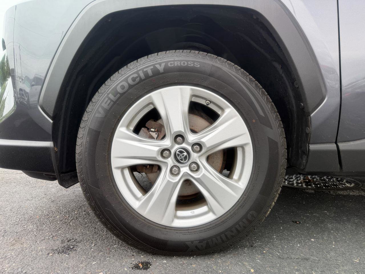 Used 2019 Toyota RAV4 XLE AWD/4WD image 26