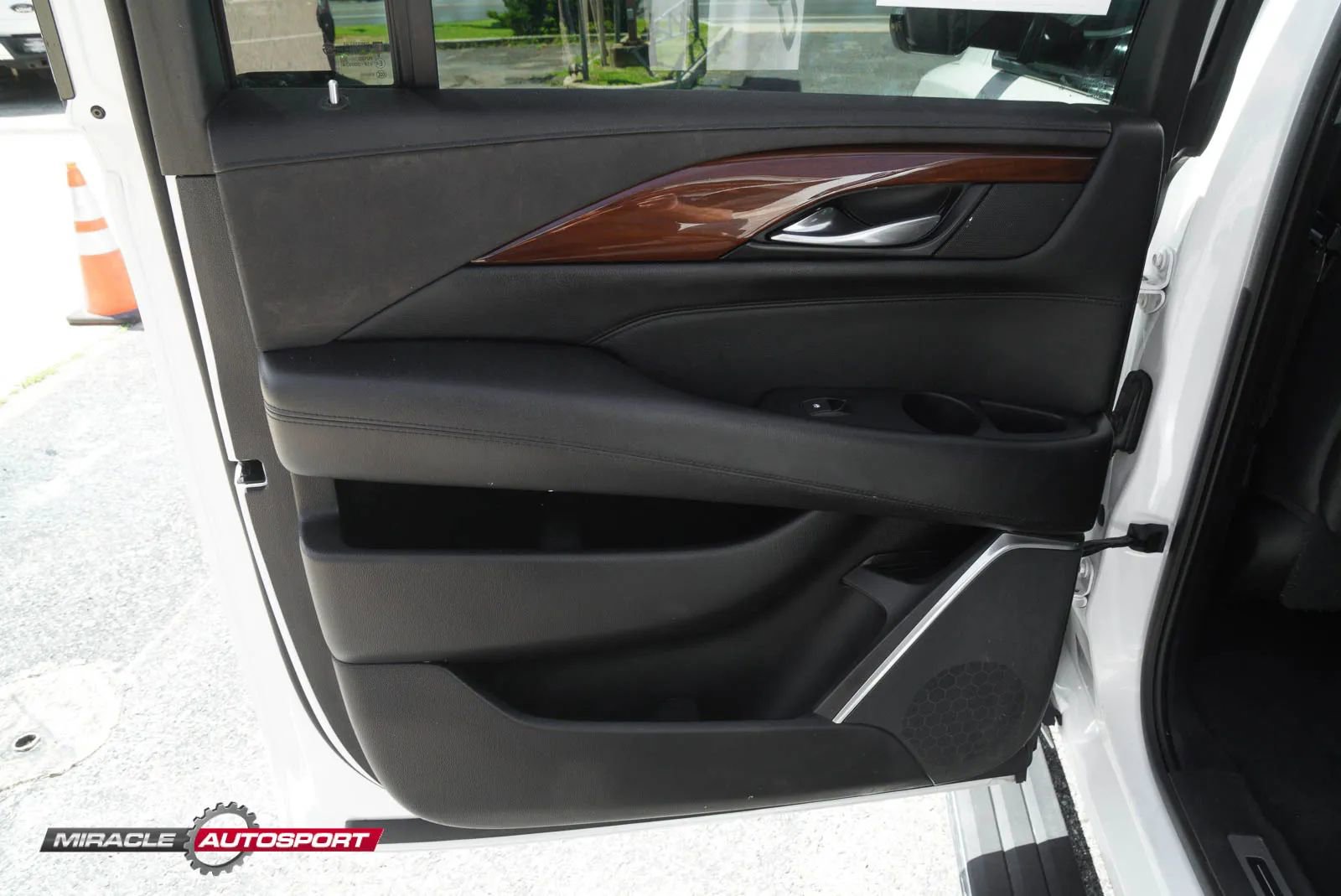 Used 2018 Cadillac Escalade ESV Premium Luxury AWD/4WD image 22